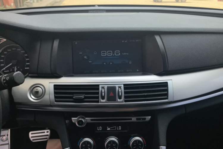 Used Haval H7 2017 Red-Label H7L 2.0T Automatic Luxury Model Audio And AC Panel