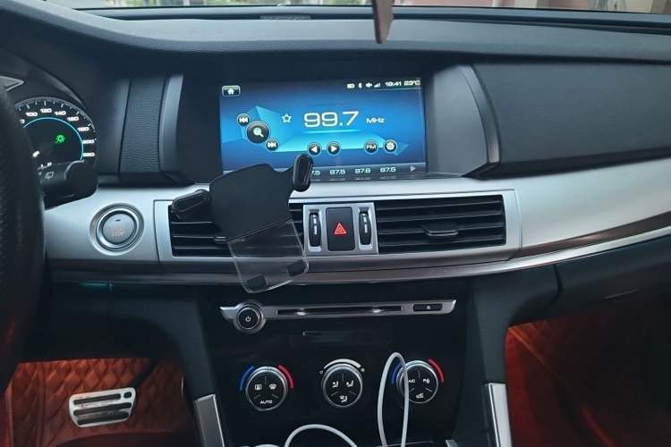 Used Haval H7 2017 Blue-Label H7L 2.0T Automatic Luxury Model Audio And AC Panel