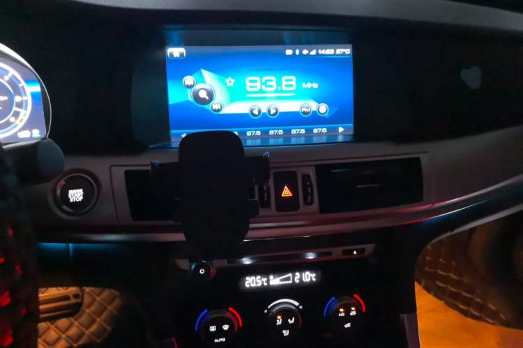Used Haval H7 2017 Red-Label H7 2.0T Automatic Prestige Model Audio And AC Panel