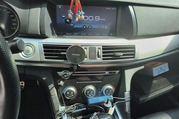 Used Haval H7 2017 Red-Label H7 2.0T Automatic Luxury Model Audio And AC Panel