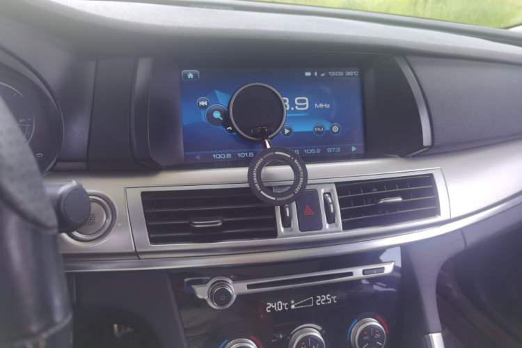 Used Haval H7 2017 Red-Label H7 2.0T Automatic Prestige Model Audio And AC Panel