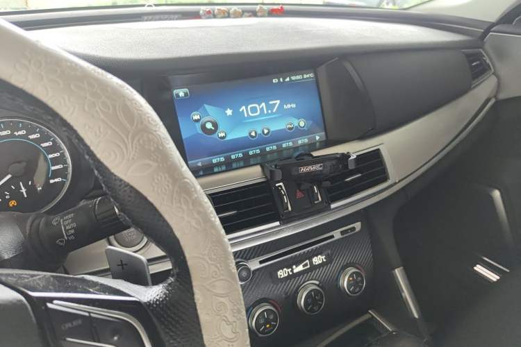 Used Haval H7 2017 Red-Label H7 2.0T Automatic Luxury Model Audio And AC Panel