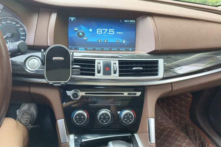 Used Haval H7 2017 Red-Label H7 2.0T Automatic Luxury Model Audio And AC Panel