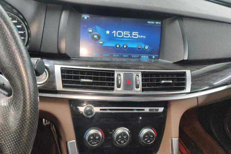 Used Haval H7 2017 Red-Label H7L 2.0T Automatic Luxury Model Audio And AC Panel