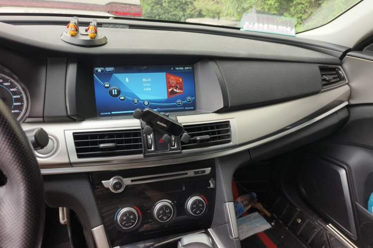 Used Haval H7 2017 Blue-Label H7L 2.0T Automatic Luxury Model Audio And AC Panel
