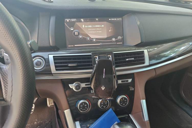 Used Haval H7 2017 Red-Label H7L 2.0T Automatic Prestige Model Audio And AC Panel