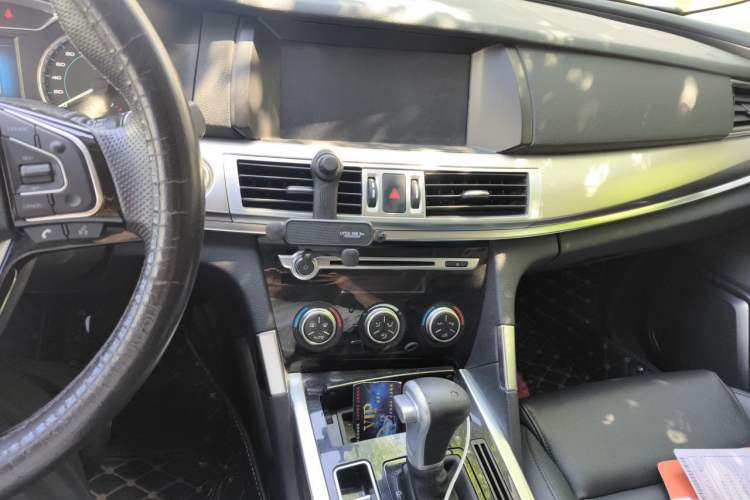 Used Haval H7 2017 Blue-Label H7L 2.0T Automatic Luxury Model Audio And AC Panel