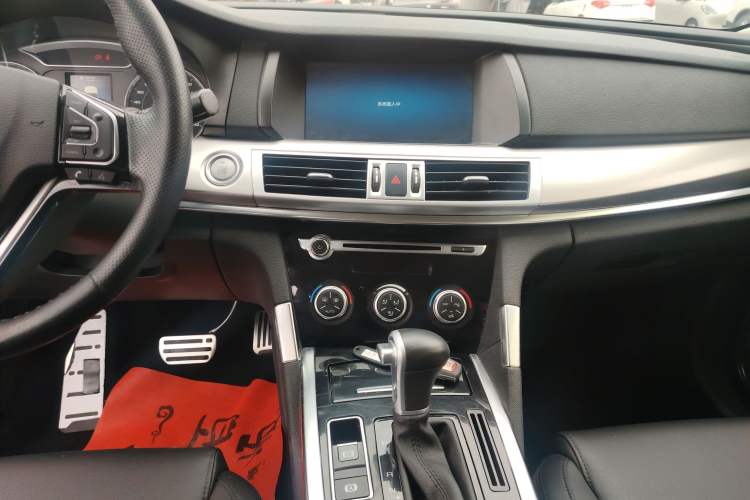 Used Haval H7 2017 Blue-Label H7L 2.0T Automatic Luxury Model Audio And AC Panel