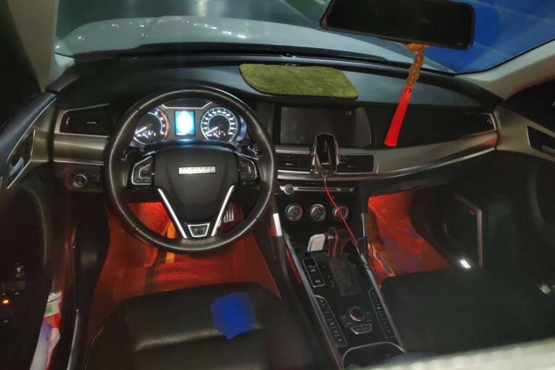 Used Haval H7 2017 Red-Label H7L 2.0T Automatic Luxury Model Center Console
