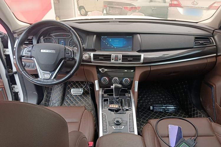 Used Haval H7 2017 Red-Label H7 2.0T Automatic Luxury Model Center Console