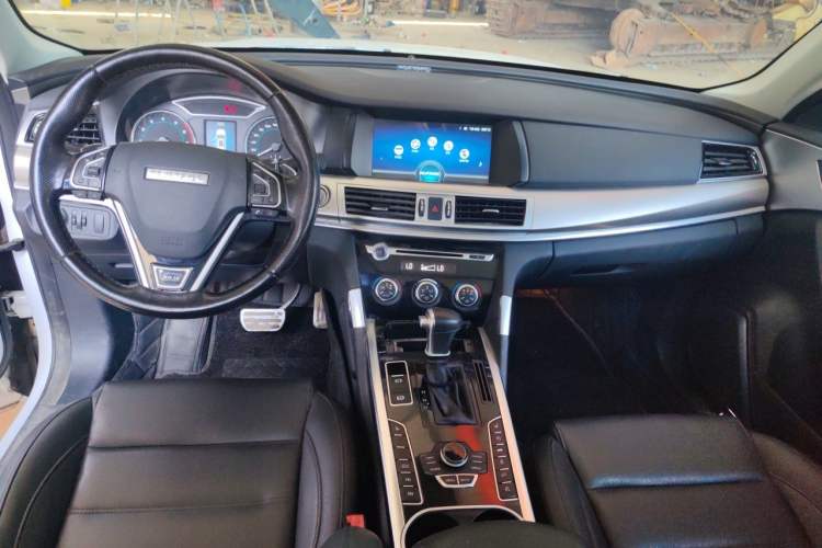 Used Haval H7 2017 Red-Label H7 2.0T Automatic Luxury Model Center Console