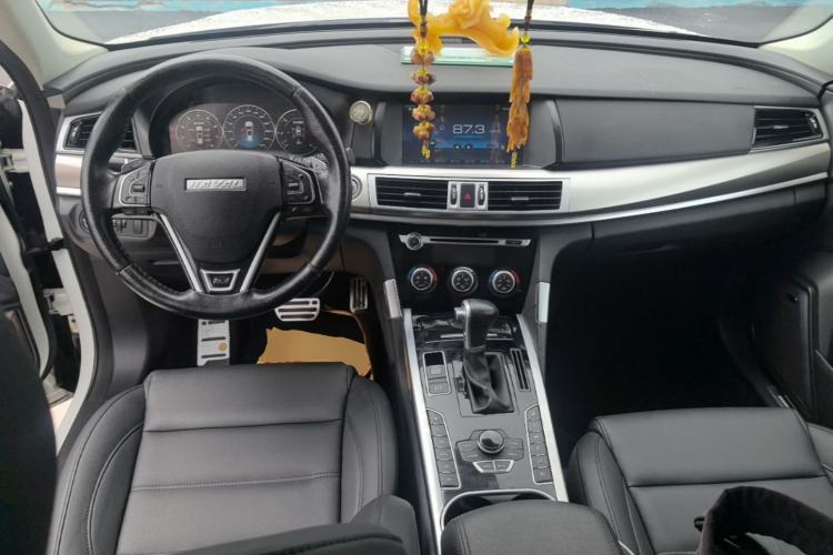 Used Haval H7 2017 Blue Label H7L 2.0T Automatic Prestige Model Center Console