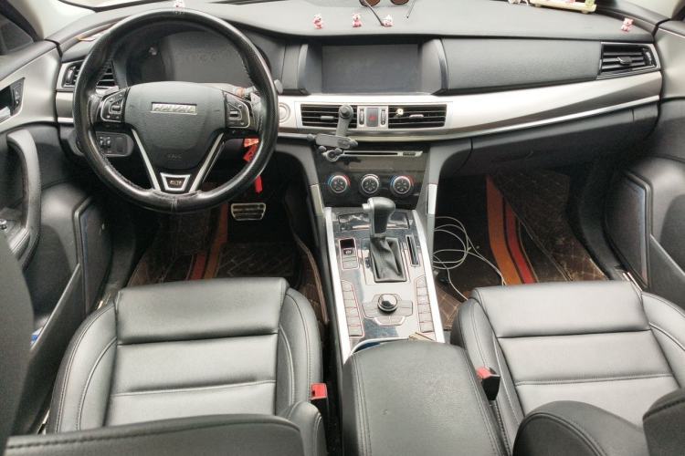 Used Haval H7 2017 Red-Label H7 2.0T Automatic Prestige Model Center Console