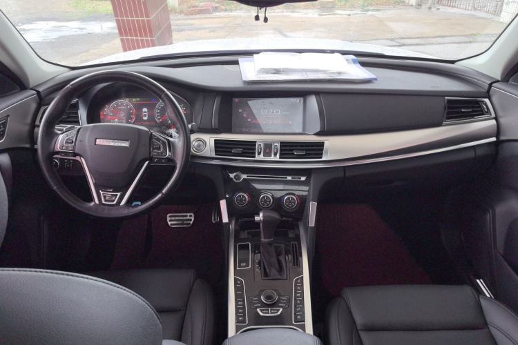 Used Haval H7 2017 Red-Label H7 2.0T Automatic Prestige Model Center Console