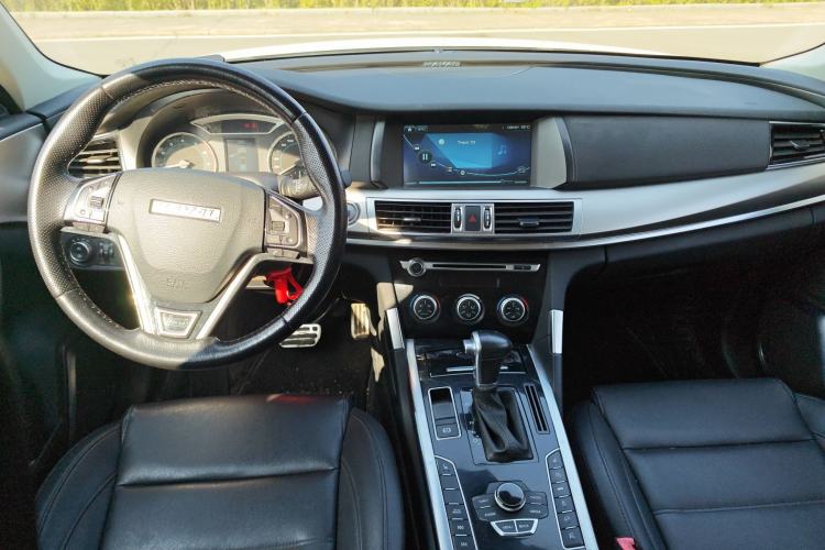 Used Haval H7 2017 Blue-Label H7L 2.0T Automatic Luxury Model Center Console