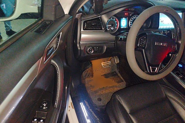 Used Haval H7 2017 Red-Label H7 2.0T Automatic Prestige Model Driver Seat