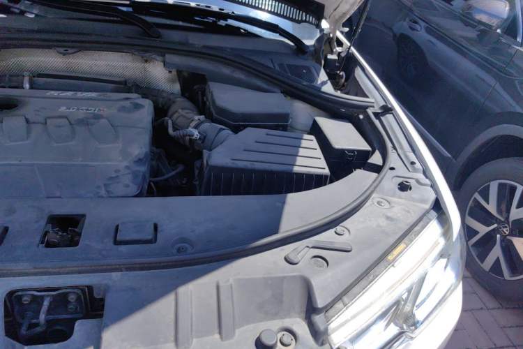 Used Haval H7 2017 Blue-Label H7L 2.0T Automatic Luxury Model Engine Bay Left