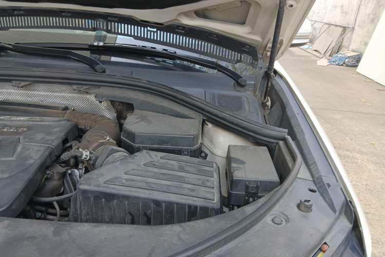 Used Haval H7 2017 Red-Label H7 2.0T Automatic Luxury Model Engine Bay Left