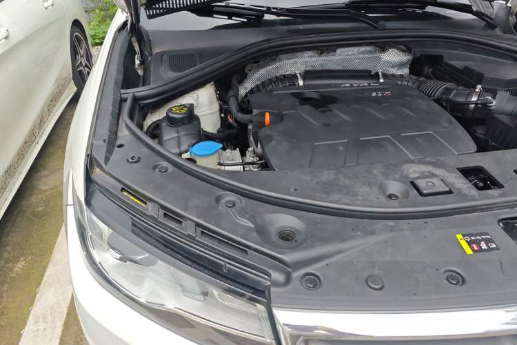 Used Haval H7 2017 Red-Label H7 2.0T Automatic Luxury Model Engine Bay Right