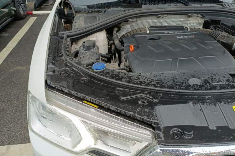 Used Haval H7 2017 Blue Label H7L 2.0T Automatic Prestige Model Engine Bay Right