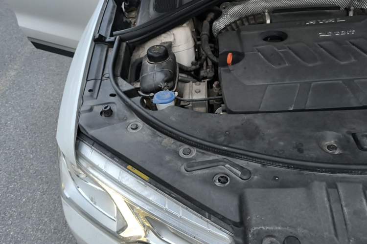 Used Haval H7 2017 Blue Label H7L 2.0T Automatic Prestige Model Engine Bay Right