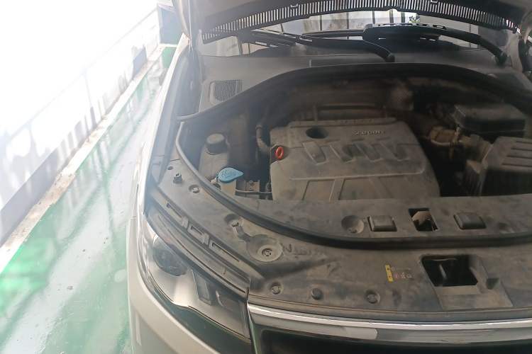 Used Haval H7 2017 Red-Label H7 2.0T Automatic Luxury Model Engine Bay Right