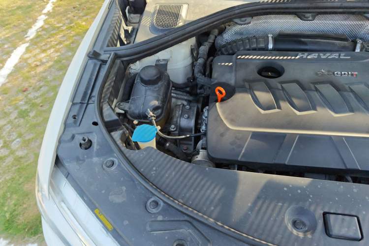 Used Haval H7 2017 Blue-Label H7L 2.0T Automatic Luxury Model Engine Bay Right