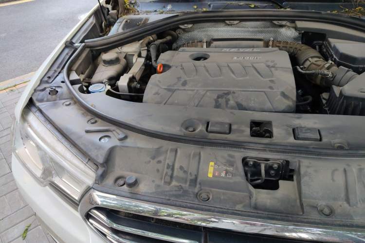 Used Haval H7 2017 Blue-Label H7L 2.0T Automatic Luxury Model Engine Bay Right