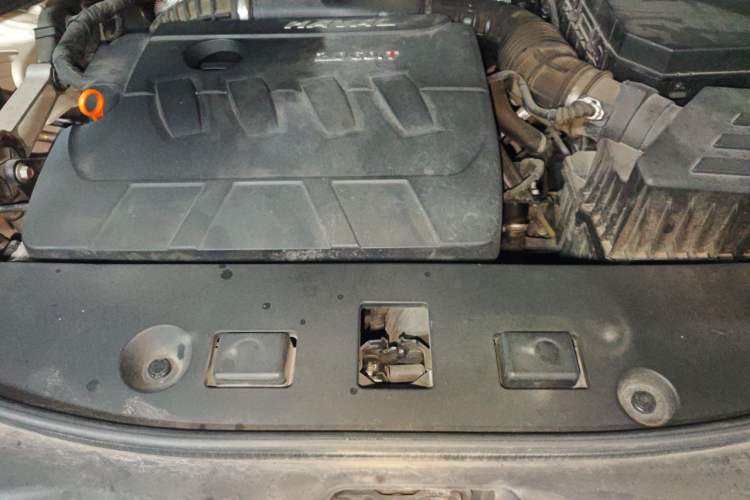 Used Haval H7 2017 Red-Label H7 2.0T Automatic Luxury Model Engine Bay