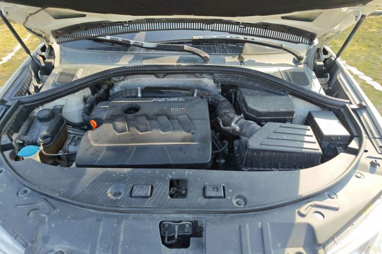 Used Haval H7 2017 Blue-Label H7L 2.0T Automatic Luxury Model Engine Bay