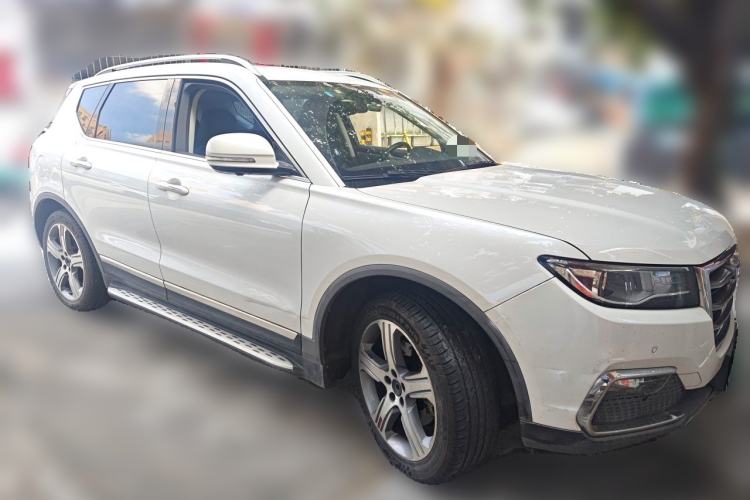 Used Haval H7 2017 Red-Label H7 2.0T Automatic Prestige Model Front Right 45 Deg