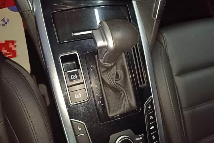 Used Haval H7 2017 Red-Label H7 2.0T Automatic Prestige Model Gear Lever