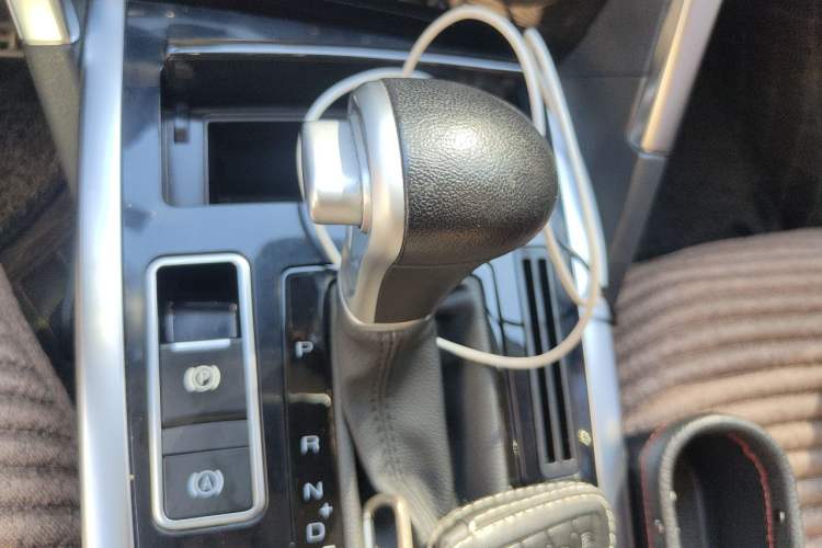 Used Haval H7 2017 Red-Label H7L 2.0T Automatic Luxury Model Gear Lever