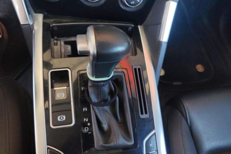 Used Haval H7 2017 Red-Label H7 2.0T Automatic Luxury Model Gear Lever