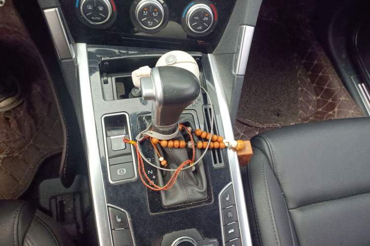 Used Haval H7 2017 Red-Label H7 2.0T Automatic Luxury Model Gear Lever
