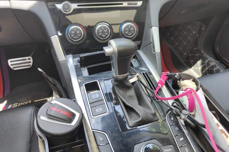 Used Haval H7 2017 Red-Label H7 2.0T Automatic Prestige Model Gear Lever