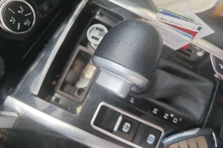Used Haval H7 2017 Red-Label H7 2.0T Automatic Luxury Model Gear Lever