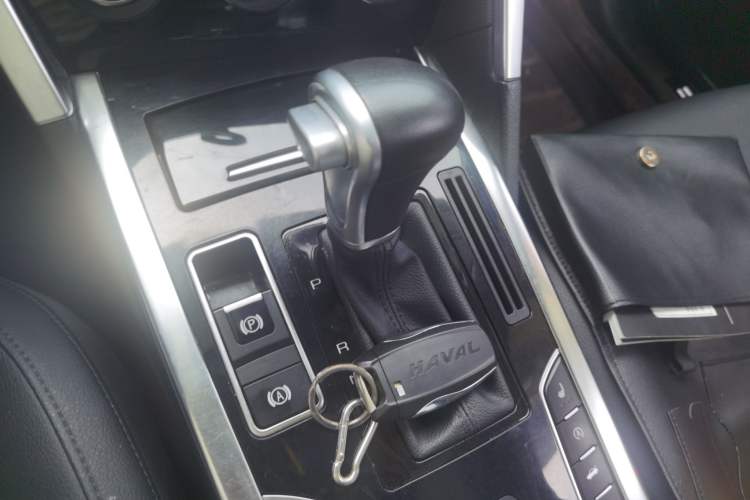 Used Haval H7 2017 Red-Label H7 2.0T Automatic Prestige Model Gear Lever