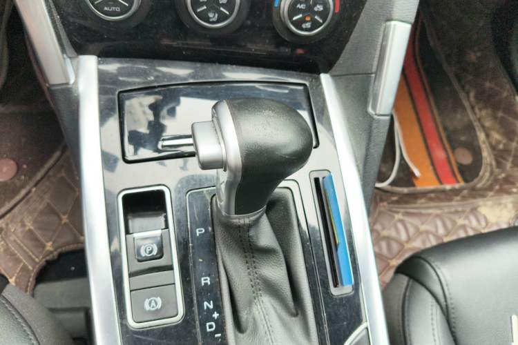 Used Haval H7 2017 Red-Label H7 2.0T Automatic Prestige Model Gear Lever