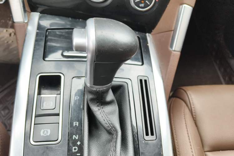 Used Haval H7 2017 Blue-Label H7L 2.0T Automatic Luxury Model Gear Lever
