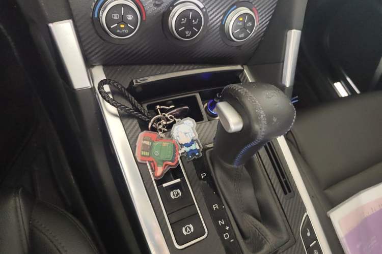Used Haval H7 2017 Red-Label H7 2.0T Automatic Luxury Model Gear Lever