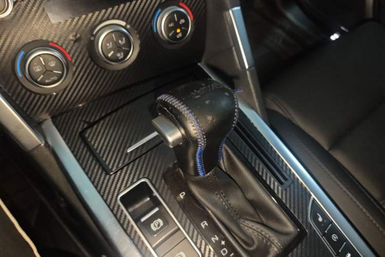 Used Haval H7 2017 Red-Label H7 2.0T Automatic Luxury Model Gear Lever