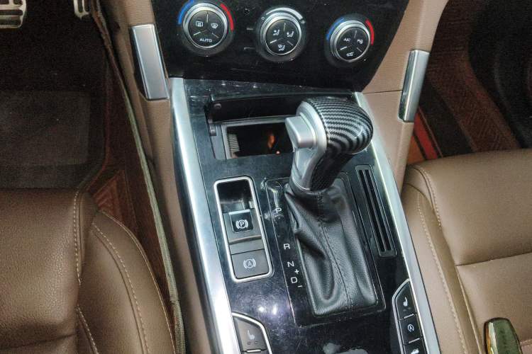 Used Haval H7 2017 Red-Label H7L 2.0T Automatic Luxury Model Gear Lever