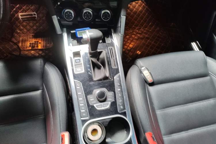 Used Haval H7 2017 Red-Label H7 2.0T Automatic Luxury Model Gear Lever
