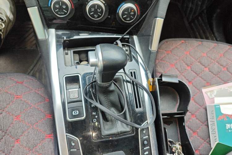 Used Haval H7 2017 Red-Label H7 2.0T Automatic Luxury Model Gear Lever