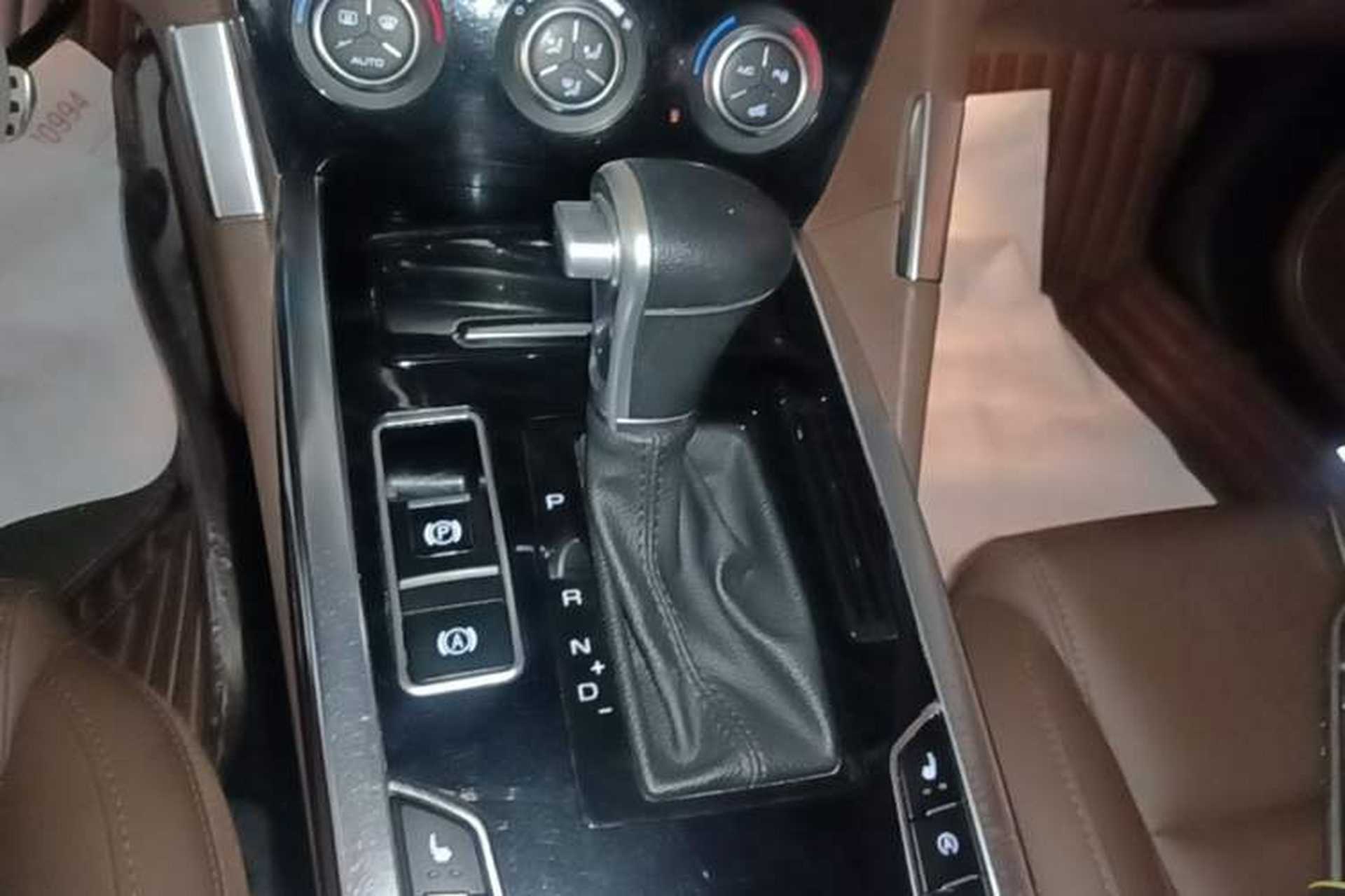 Used Haval H7 2017 Red-Label H7L 2.0T Automatic Luxury Model Gear Lever