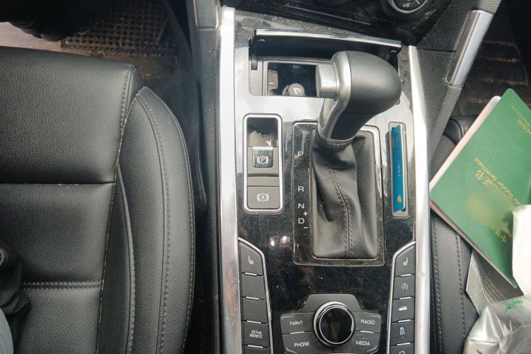 Used Haval H7 2017 Red-Label H7 2.0T Automatic Luxury Model Gear Lever