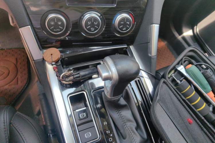 Used Haval H7 2017 Blue-Label H7L 2.0T Automatic Luxury Model Gear Lever
