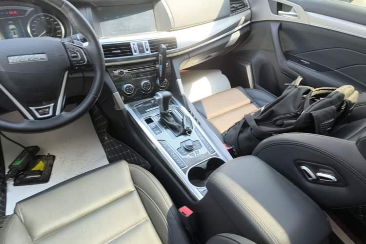 Used Haval H7 2017 Red-Label H7 2.0T Automatic Luxury Model Gear Lever