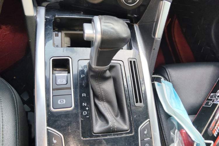 Used Haval H7 2017 Red-Label H7 2.0T Automatic Luxury Model Gear Lever